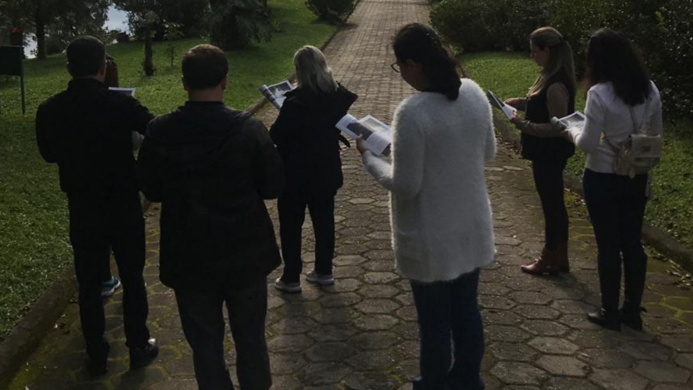 Colaboradores do Regional Sul 4 da CNBB realizam experiência de oração