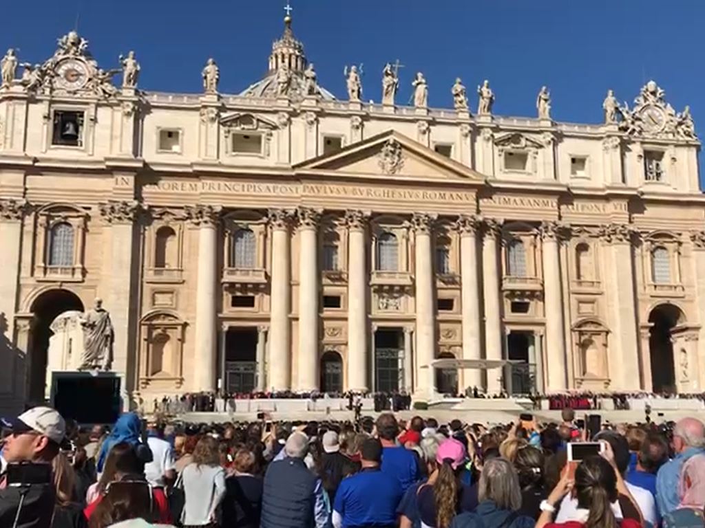 Fundadores da Comunidade Abbá, Pai participam de audiência com Papa Francisco