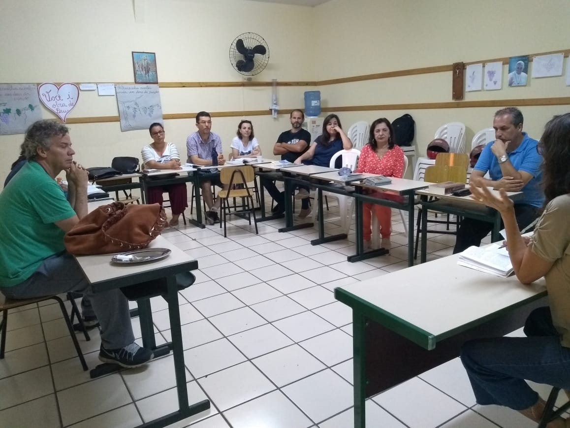 Vocacionados da Comunidade Abbá, Pai participam de formação