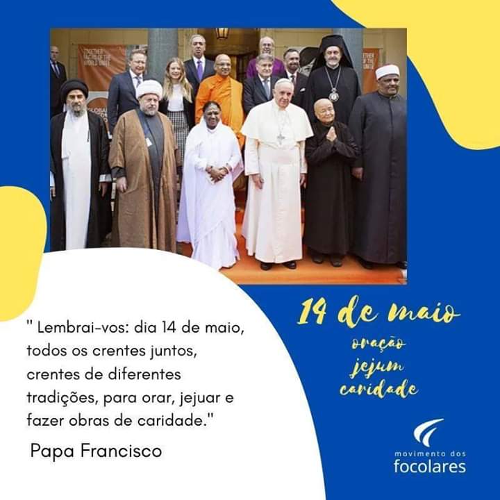 Todos juntos em oração