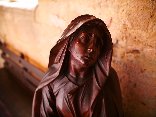 Maria, nos conduz a Cristo